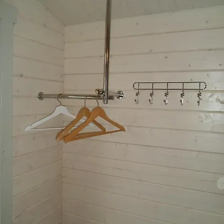 Tihase Puhkemajake ロッジ パルヌ