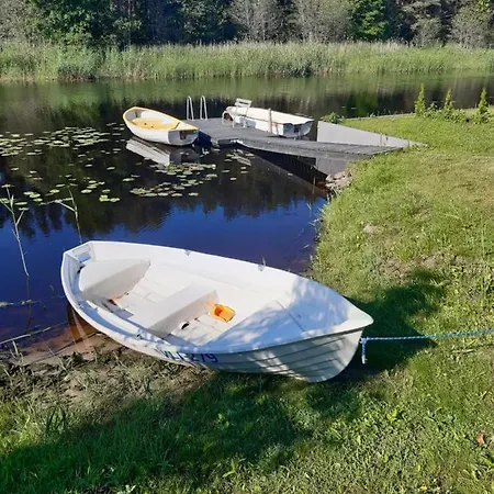 Tihase Puhkemajake *