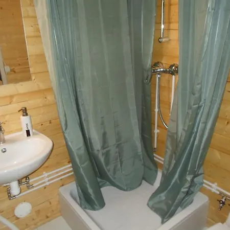 Tihase Puhkemajake ロッジ パルヌ