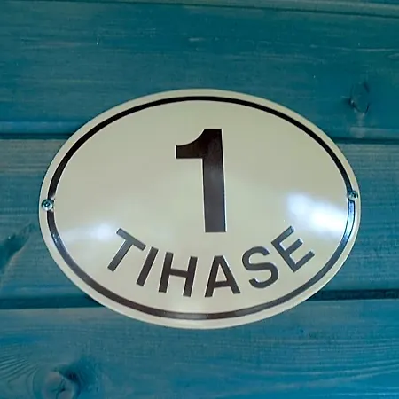 Tihase Puhkemajake