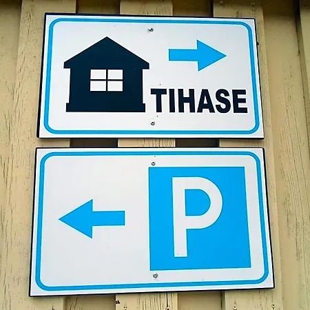 Tihase Puhkemajake * パルヌ