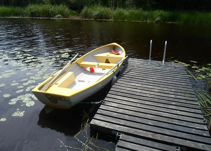 Tihase Puhkemajake Lodge *